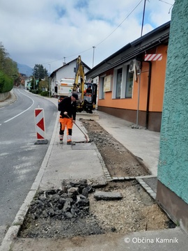 Rušenje asfalta in priprava - Laze v Tuhinju